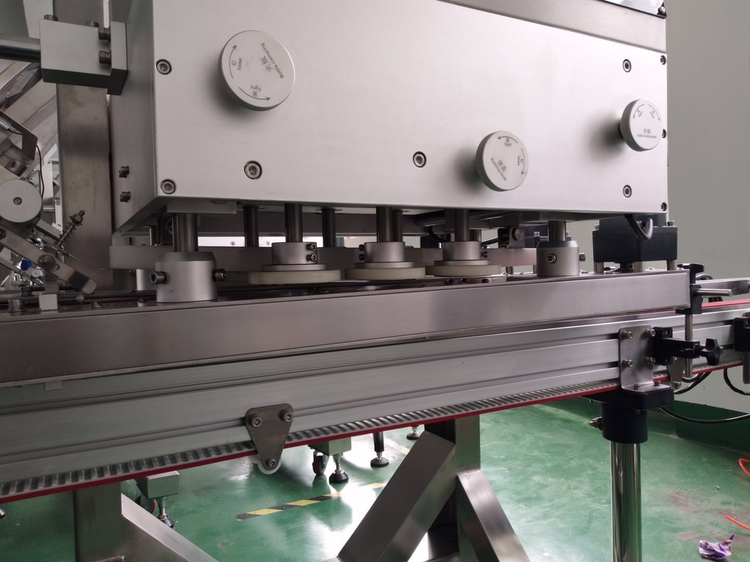 เครื่องปิดฝาแบบลิเนียร์ควบคุม PLC สำหรับขวดที่มีความสูง 50-250 มม