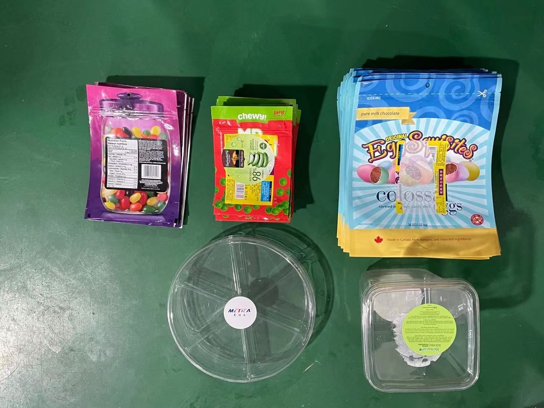 เครื่องติดป้ายกระดาษพลาสติกถุงอัตโนมัติสําหรับขวดที่มีความแม่นยําในการบํารุงรักษาง่าย 1000-3000 BPH