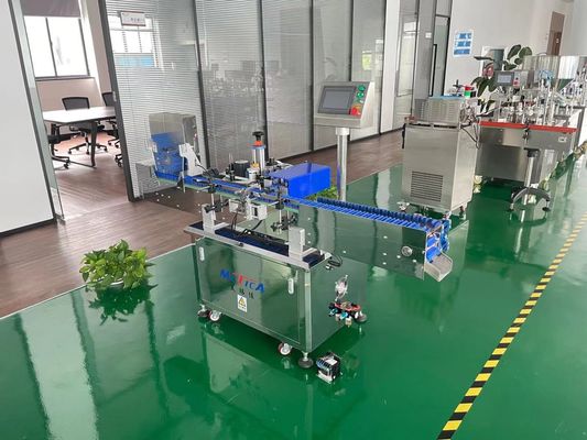 เครื่องติดฉลากสติกเกอร์อัตโนมัติสำหรับลิปสติกลิปบาล์ม